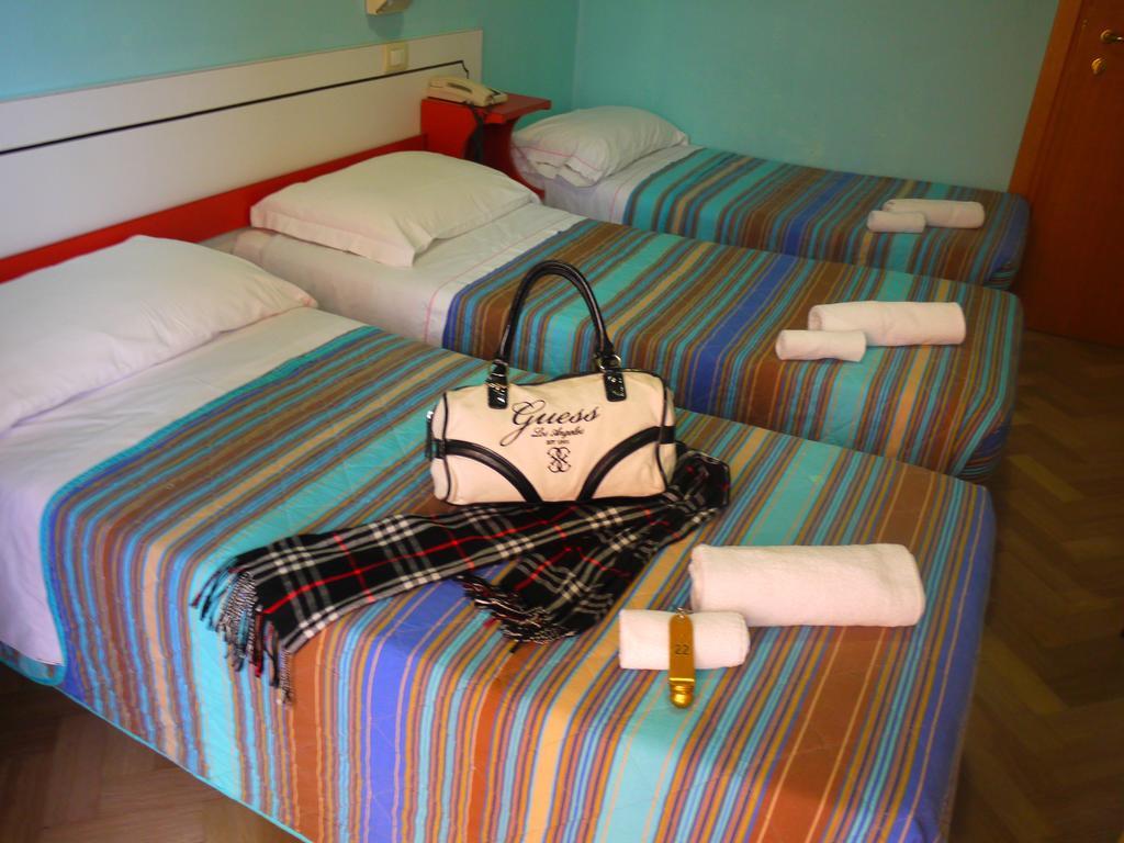 Hotel Maena Rimini Room photo