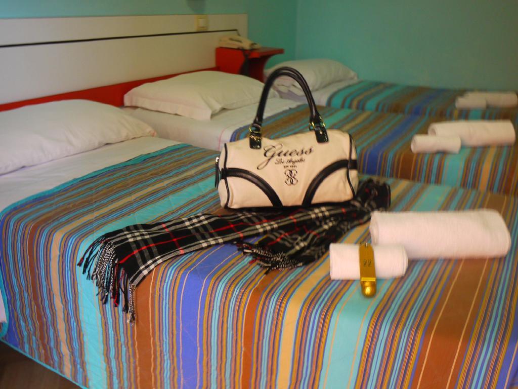 Hotel Maena Rimini Exterior photo