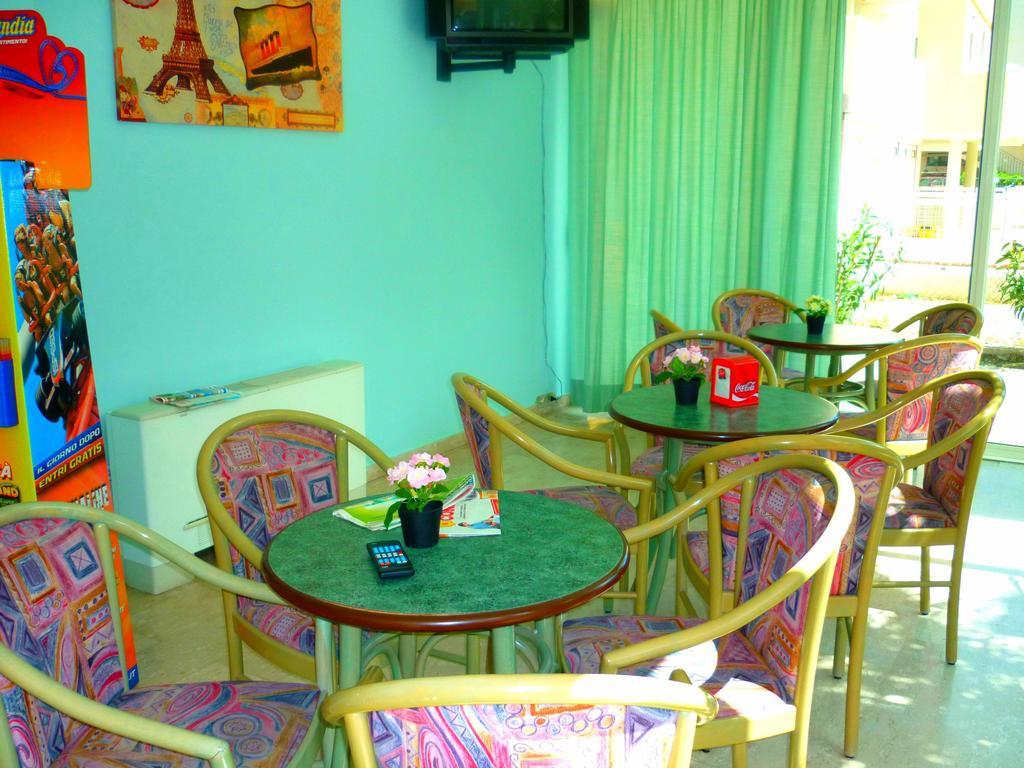 Hotel Maena Rimini Exterior photo